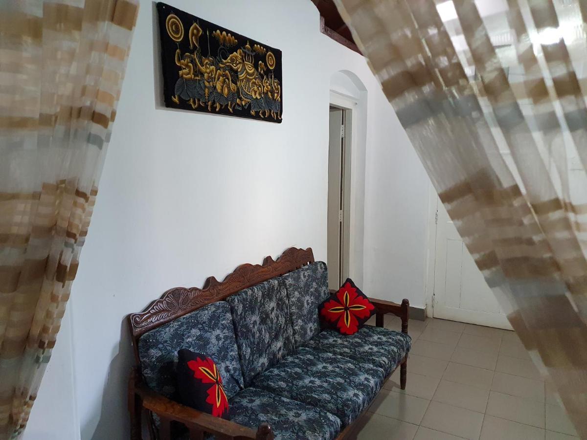 Ruchi House Hotel Нувара Елия Екстериор снимка