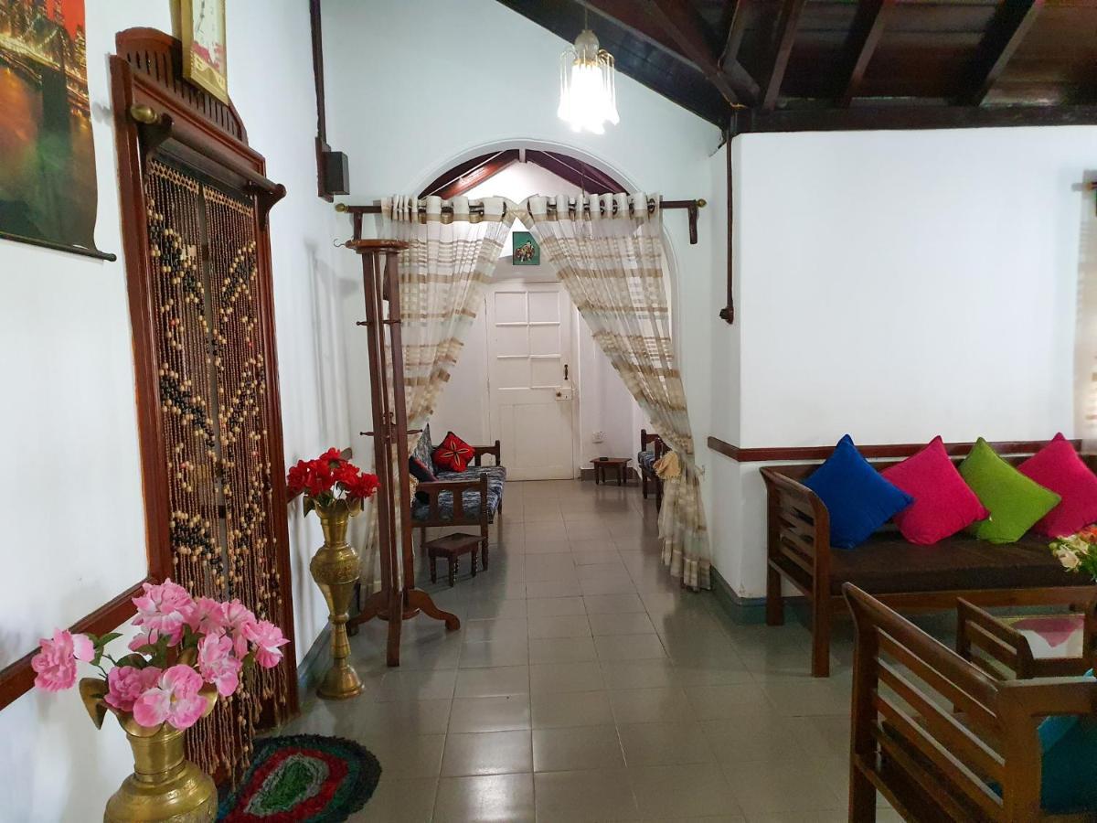 Ruchi House Hotel Нувара Елия Екстериор снимка