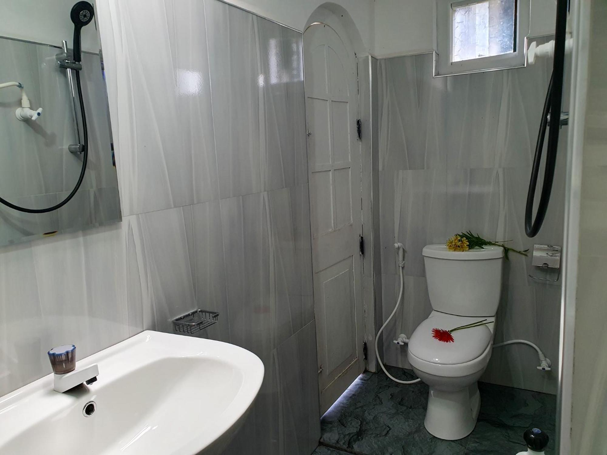 Ruchi House Hotel Нувара Елия Екстериор снимка